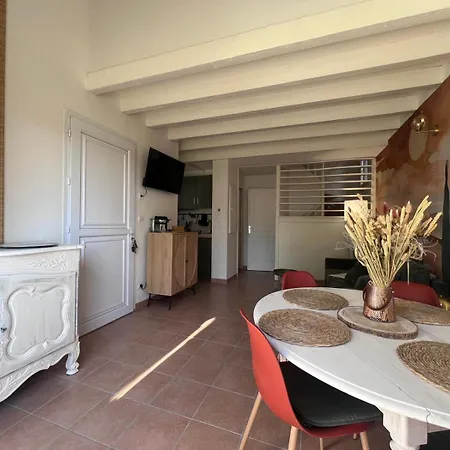 Gabin Sous Les Oliviers Holiday home *