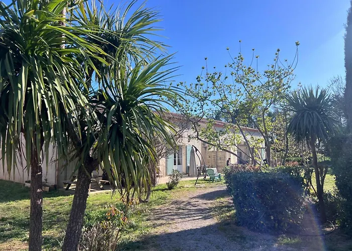 Gabin Sous Les Oliviers Holiday home *